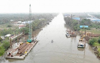 Hạn chế giao thông kênh Rạch Sỏi Hậu Giang để thi công cầu vượt