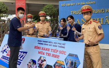 CSGT Đà Nẵng tăng cường TTKS, lập tổ hỗ trợ, tiếp sức sĩ tử "vượt vũ môn"