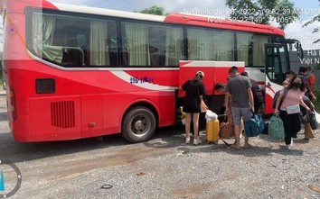 Tài xế chạy đường dài có nồng độ cồn "khủng", hành khách phát hoảng rời xe