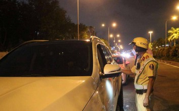 Uống 2 lon bia, người đàn ông bị phạt 17 triệu đồng, tước bằng lái 16 tháng