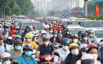 Nhiều học sinh TP.HCM không được dự khai giảng vì... đường tắc cứng