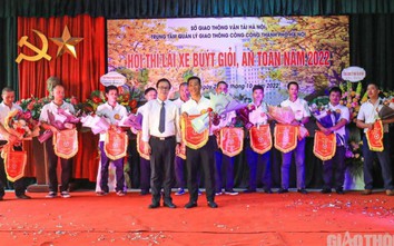 Lái xe Vinbus đoạt giải Nhất cuộc thi lái xe buýt giỏi, an toàn