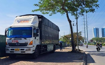 Xe tải hơn 14 tấn biến vỉa hè thành nơi đỗ xe