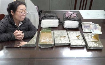 Nữ quái 2 tiền án bị bắt cùng 6 bánh heroin, 2 kg ma túy đá trên Quốc lộ 21