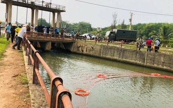 Tìm thấy thi thể thanh niên nghi nhảy cầu tự tử vì cãi nhau với bạn gái