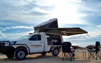 Bán tải Toyota Hilux được nâng cấp thành nhà di động tiện nghi