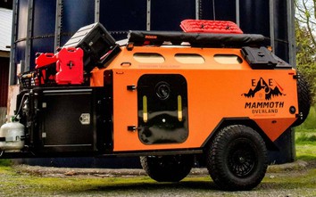 Xe cắm trại dã ngoại bọc thép giá 67 nghìn USD