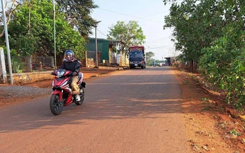 Những ngày gian khổ xóa đường đất vùng biên viễn Gia Lai