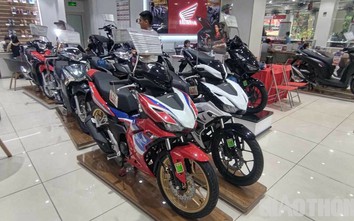 Hết chênh giá, mua xe máy Honda còn được tặng quà