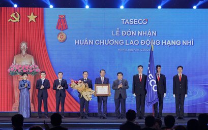 Taseco Group đón nhận Huân chương Lao động hạng Nhì nhân dịp kỷ niệm 20 năm thành lập
