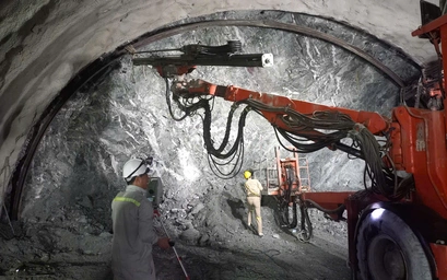 Xuyên đêm đào hầm xuyên núi tuyến cao tốc Nội Bài - Lào Cai
