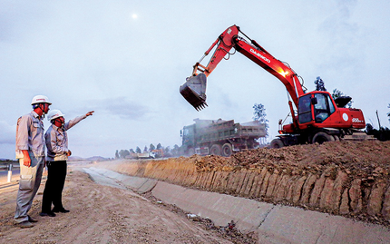 Từ "anh cả đỏ" đến tập đoàn đa lĩnh vực