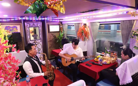Ra mắt đoàn tàu du lịch chất lượng cao tuyến Sài Gòn - Nha Trang