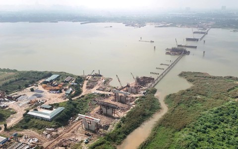 Hà Nội: Đại công trường cầu Thượng Cát hối hả bắc nhịp qua sông Hồng