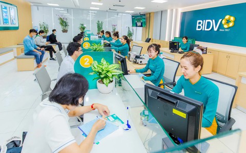 Loạt ngân hàng "nhanh tay" giảm lãi suất