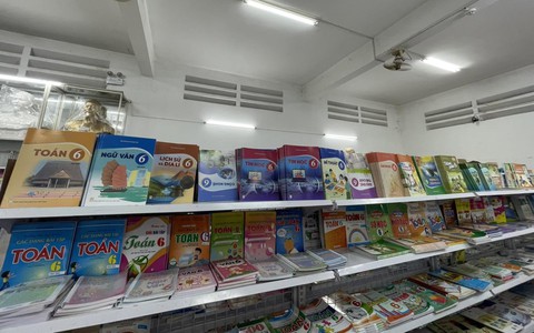 Sách giáo khoa mới sẽ được cập nhật, không làm lại từ đầu