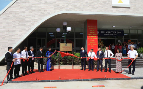 Hà Nội: Gắn biển công trình Bệnh viện Tim cơ sở 2, ra mắt Khoa Quốc tế