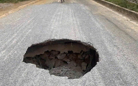 Thái Nguyên lên phương án xử lý hố sụt lún mới trên quốc lộ 3B, cách vị trí cũ 10m