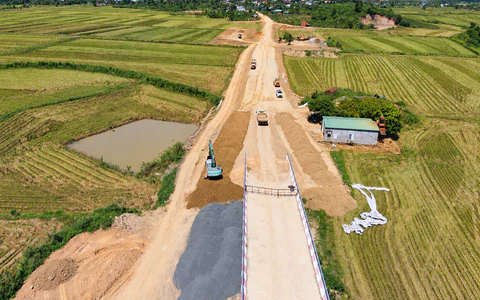 Đắk Lắk: Cầu Krông Bông tăng tốc về đích sau khi gỡ vướng mặt bằng, đất đắp
