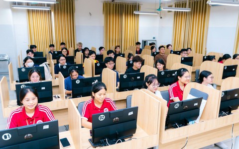 Sinh viên ngành khoa học, kỹ thuật, công nghệ chiến lược được xét học bổng thế nào?
