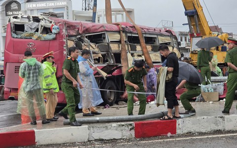 Vụ xe khách va chạm liên hoàn ở Gia Lai: Sức khoẻ người bị thương hiện ra sao?