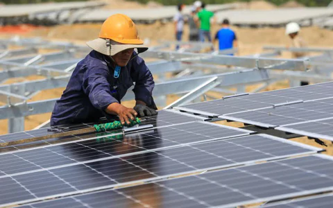 46 dự án điện tái tạo chuyển tiếp chưa chốt giá với EVN, Bộ Công thương xin ý kiến 4 bộ