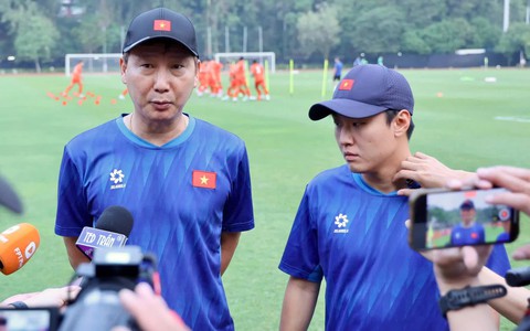 HLV Kim Sang-sik bất ngờ chỉ ra cách đánh bại tuyển Thái Lan