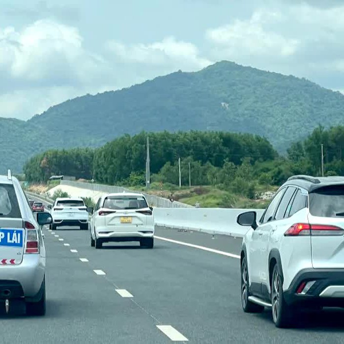 Xe tập lái gây cản trở giao thông, xử lý thế nào?