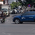 Vượt đèn đỏ, xe máy bị ô tô tông văng giữa giao lộ