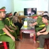 Hà Tĩnh: Xác minh vụ người phụ nữ cầm bồ cào chặn xe giữa đường phơi lúa