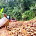 Lào Cai: Hơn 2.700m3 đất đá sạt xuống các tuyến đường