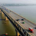 Hà Nội: Xe thu gom rác, quét đường được qua cầu Thăng Long ngoài giờ cao điểm