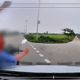 Sang đường không quan sát, người đi xe máy bị ô tô tông văng xuống mương