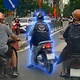 Cô gái tạt đầu loạt xe máy gây tai nạn liên hoàn ở Hà Nội rồi bỏ chạy