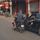 Khoảnh khắc tài xế bất ngờ mở cửa ô tô hất văng người đi xe máy xuống đường