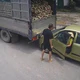 Tài xế lùi xe như chốn không người, đâm thẳng vào ô tô phía sau