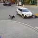 Cùng phóng nhanh qua giao lộ, ô tô húc bay người đi xe máy