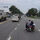 Nữ tài xế xe máy liều lĩnh cắt chéo 3 làn, tạt đầu, vượt đèn đỏ giữa phố