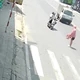 Khoảnh khắc xe máy lao nhanh, tông văng người đi bộ qua đường